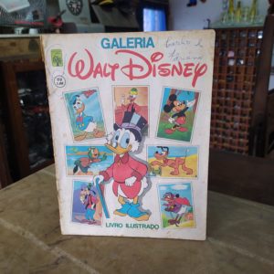 Livro Ilustrado Galeria Walt Disney