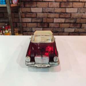 Carrinho Miniatura Mercedes Benz 280SE 1966 escala 1/18