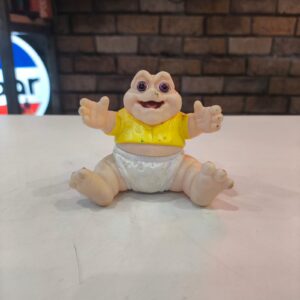 Boneco Baby Sinclair Família Dinossauros