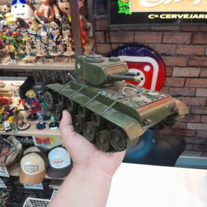Antigo Tanque de Guerra de lata