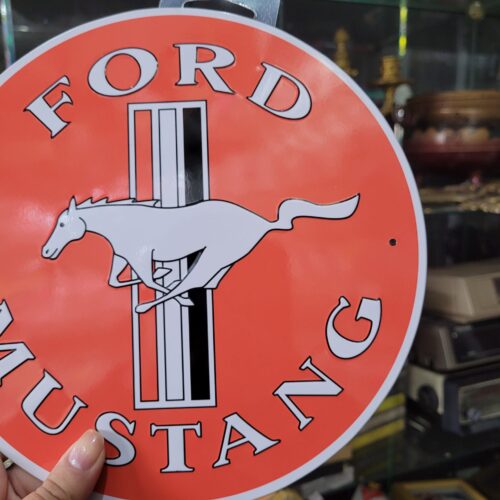 Placa de Metal em Relevo Mustang - Imagem 3