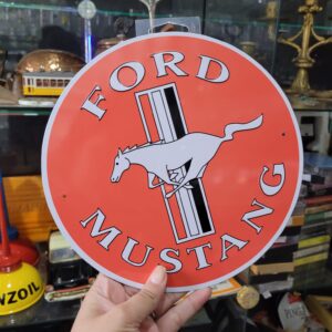 Placa de Metal em Relevo Mustang