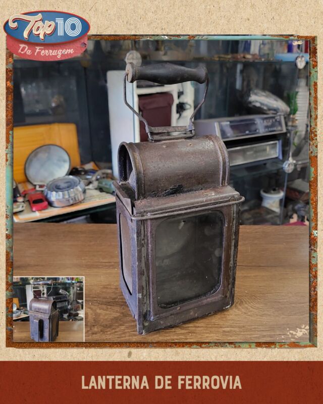 TOP 10 da Ferrugem
.
Lanterna de Ferrovia
Em ótimo estado de conservação. Peça pesada e rica em detalhes. Todos vidros inteiros.
Medidas: 27cm de altura e 11cm de largura.
R$ 550,00
.
Avião Dispenser M&M’s
Em bom estado de conservação.
Medida: 23cm de comprimento, 25cm de envergadura.
R$ 230,00
.
Bule Esmaltado
Medida: 21cm de altura
R$ 150,00 cada
.
Candelabro de Bronze
Medida: 24cm de altura e 19cm de largura
R$ 220,00
.
Mickey Original da Estrela
Medida: 23cm de altura
R$ 180,00
.
Copos Power Ranger Pepsi
R$ 50,00 cada
.
Crucifixo de Bronze
Medida: 19cm de altura e 12 cm de largura
R$ 120,00
.
Castiçal de Bronze
Medida: 11cm de altura
R$ 120,00
.
Eagle Atomizer
Instrumento médico utilizado nos anos 40 para aplicação de medicamentos via nasal. Peça com caixa original.
R$ 260,00
.
Kit Johnnie Walker
Peça Nova, sem uso. Acompanha Cantil e copos.
R$ 100,00
.
.
👉 https://casadocacaredo.com 👈
.
Matriz - R. Rafael Clark 567 Bairro Partenon
☎ Fone: 51 99313-0727
☎ Whats: 51 99792-0613
⏰ Atendimento de segunda a sexta das 9h às 19h e Sábado das 10h às 17h.
.
Filial - Shopping Total - Loja 1134
☎ Fone 51 3018-7555
☎ Whats 51 3018-7555
⏰ Atendimento de segunda a sábado das 10h às 22h e domingos das 14h às 20h.
.
.
#casadocacaredo #brazilianpickers #cacadoresdereliquias #antique #antiquedealer #antiguidade #antiguidades #brasil #portoalegre #antiquario #enferrujado